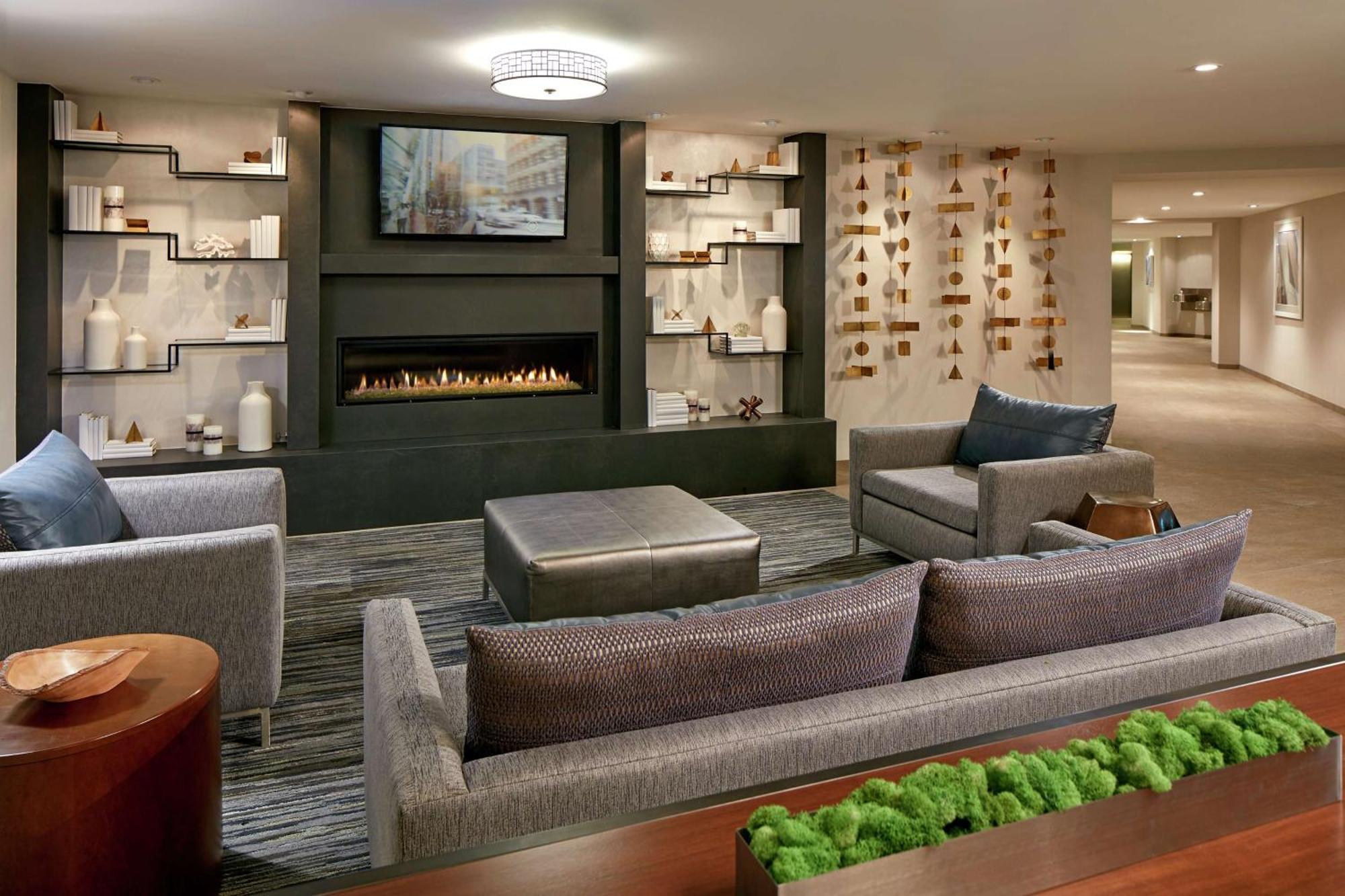 Hilton Garden Inn San Diego Mission Valley/Stadium Bagian luar foto