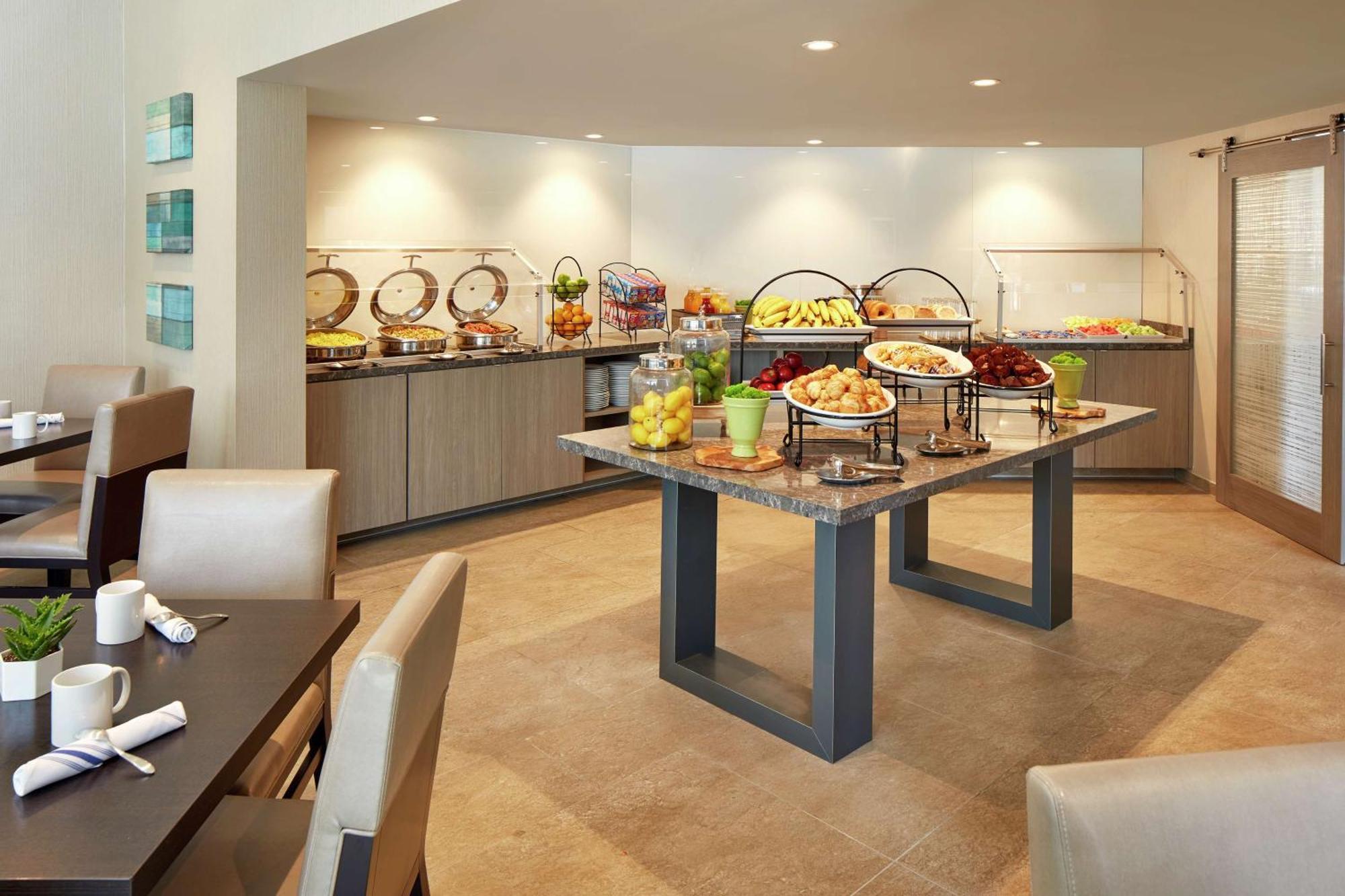 Hilton Garden Inn San Diego Mission Valley/Stadium Bagian luar foto